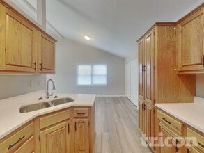 2289 Broadmoor Ln in Columbus, IN - Foto de edificio - Building Photo