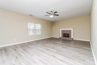 293 Camellia Way in Dallas, GA - Building Photo - Building Photo