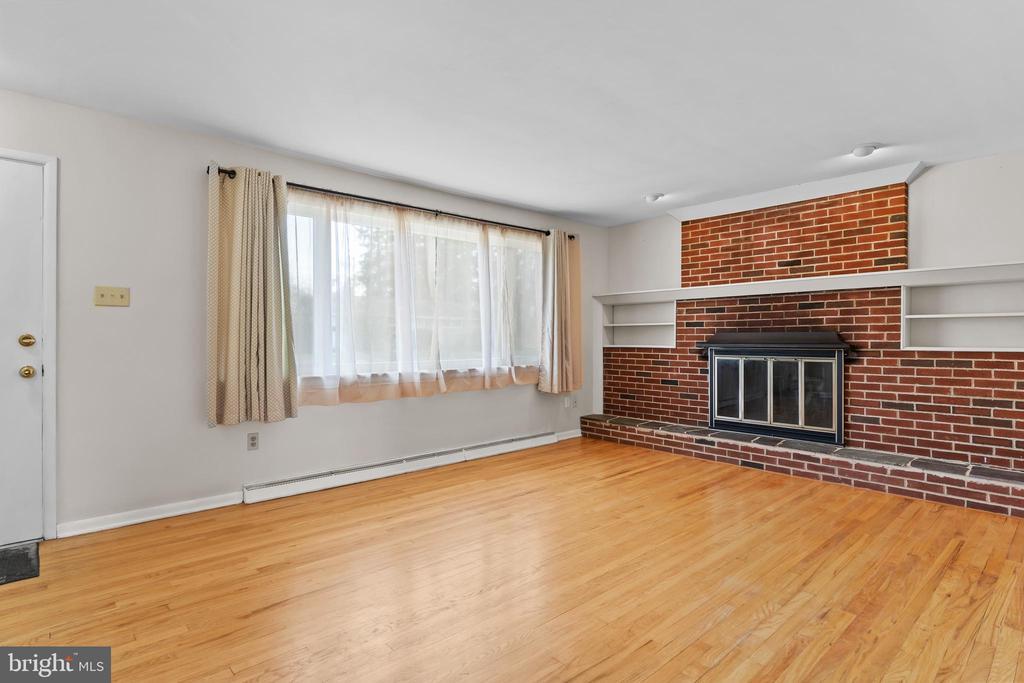 213 Sunset Dr in New Cumberland, PA - Building Photo