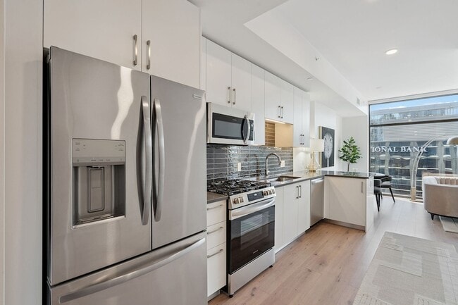 1212 Demonbreun St, Unit 1904 in Nashville, TN - Building Photo - Building Photo