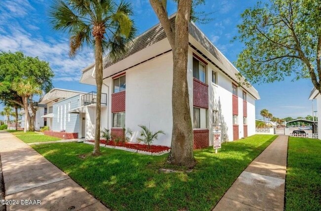 305 Ridge Blvd, Unit 2110 in South Daytona, FL - Building Photo - Building Photo