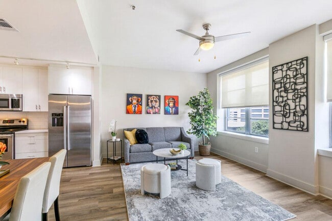 144 Elk Pl in New Orleans, LA - Foto de edificio - Building Photo