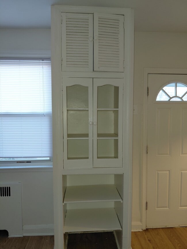 property at 1661 Ralworth Rd