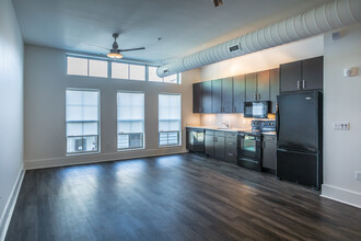 The Flats @ Cooper Young in Memphis, TN - Building Photo - Interior Photo