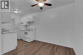 223 Jackson St W in Hamilton, ON - Building Photo - Building Photo