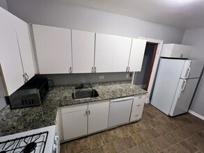 1028 W Oakdale Ave in Chicago, IL - Building Photo - Building Photo