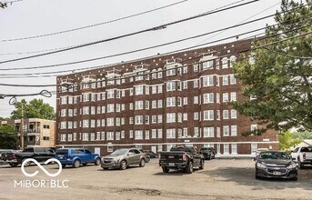 230 E 9th St, Unit 304 in Indianapolis, IN - Building Photo - Building Photo