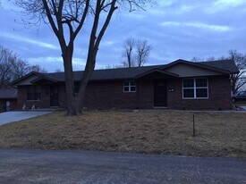 301 Montgomery St, Unit A in Troy, IL - Building Photo