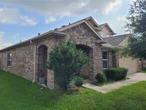 10106 Tallcrest Ln in Tomball, TX - Building Photo - Building Photo