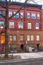 204 W 132nd St in New York, NY - Foto de edificio - Building Photo