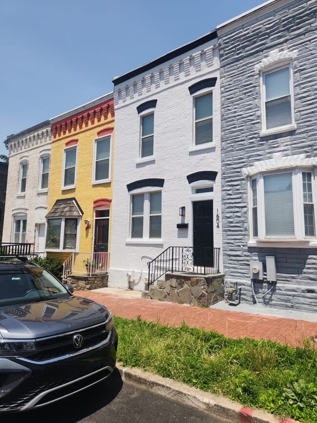 property at 1604 Levis St NE