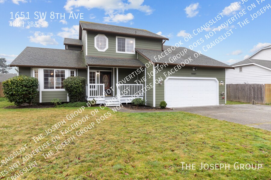 1651 SW 8th Ave in Oak Harbor, WA - Building Photo