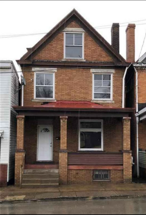 230 McKean Ave in Donora, PA - Building Photo