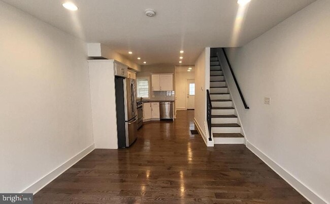 property at 1728 N Stillman St