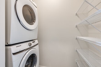 The Shale in Minneapolis, MN - Foto de edificio - Interior Photo