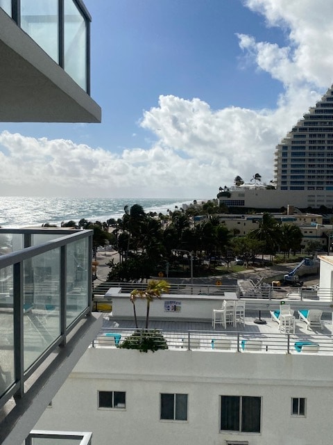 209 N Fort Lauderdale Beach Blvd, Unit 6J in Fort Lauderdale, FL - Foto de edificio - Building Photo