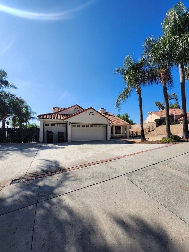 7182 Poppett Dr in Highland, CA - Building Photo - Building Photo