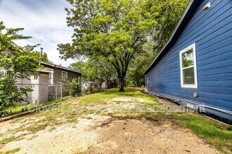 2735 Pecan Valley Dr in San Antonio, TX - Building Photo - Building Photo