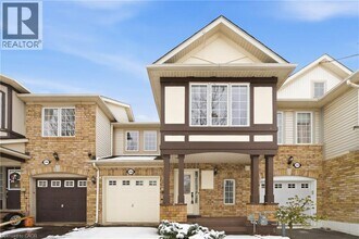 2466 Appalachain Dr in Oakville, ON - Building Photo - Building Photo