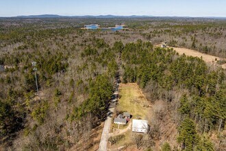 5 McDaniel Rd in Nottingham, NH - Building Photo - Building Photo
