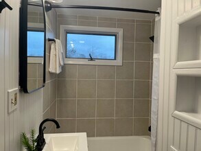 230 Washington St, Unit H in Marblehead, MA - Building Photo - Building Photo