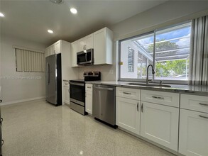 1327 Garfield St in Hollywood, FL - Building Photo - Building Photo