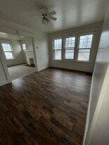 512 E Hillcrest Ave in New Castle, PA - Building Photo