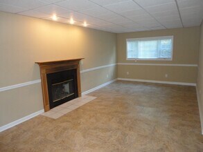 180 River Crest Ct in Clemmons, NC - Building Photo - Building Photo