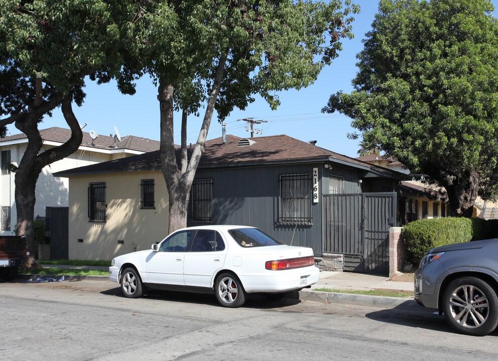 2168 Locust Ave in Long Beach, CA - Foto de edificio