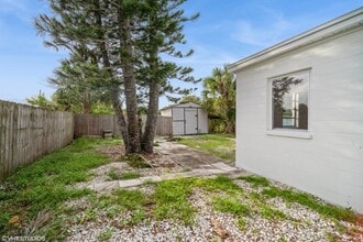 2154 Henry St NE in Palm Bay, FL - Building Photo - Building Photo