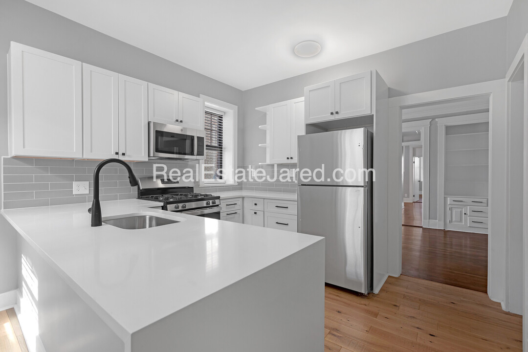 28 Glenville Ave, Unit #2 in Boston, MA - Foto de edificio