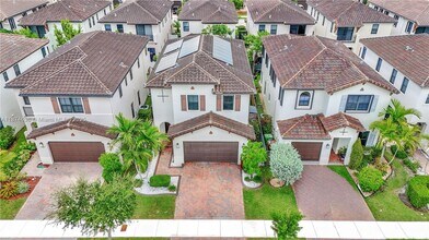 3298 W 96 Pl in Hialeah, FL - Building Photo - Building Photo