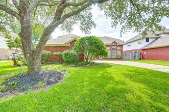 1630 Berkoff Dr in Sugar Land, TX - Building Photo - Building Photo