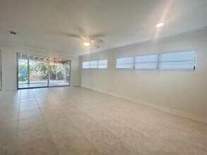 1600 Massachusetts Ave NE in St. Petersburg, FL - Building Photo - Building Photo