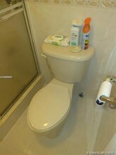 4670 W 13th Ln-Unit -305 in Hialeah, FL - Building Photo - Building Photo