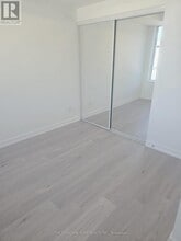 2501 Saw Whet Blvd. in Oakville, ON - Building Photo - Building Photo