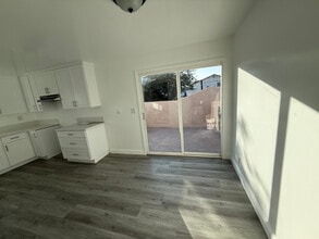 3275 Saturn Ave in Huntington Park, CA - Foto de edificio - Building Photo