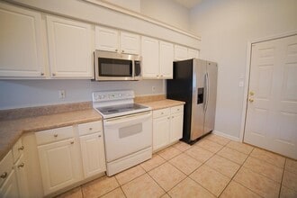 1060 Kingdom Dr in Tallahassee, FL - Building Photo - Building Photo
