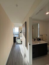 153 NW 31st St, Unit B2 in Miami, FL - Building Photo - Building Photo