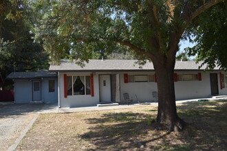 7117 Pleasants Valley Rd in Vacaville, CA - Foto de edificio - Building Photo