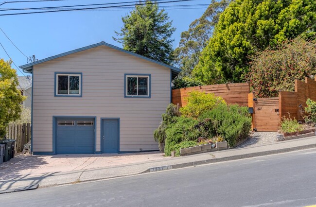 property at 1327 Crespi Dr