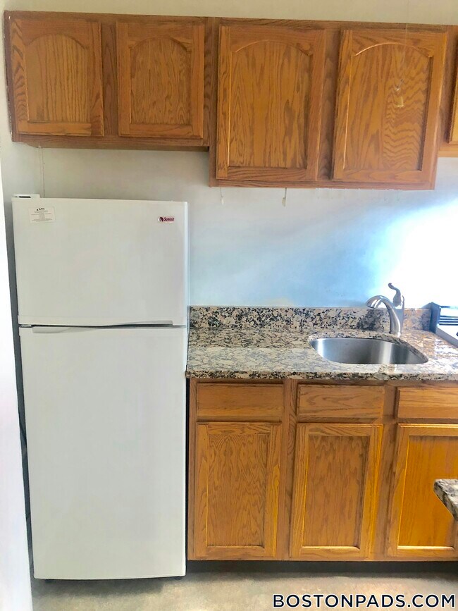 17-19 Washington St., Unit 116 in Malden, MA - Foto de edificio - Building Photo