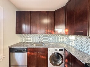 822 Elm St in Winnetka, IL - Building Photo - Building Photo