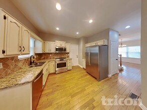 1313 Summer Haven Cir in Franklin, TN - Foto de edificio - Building Photo