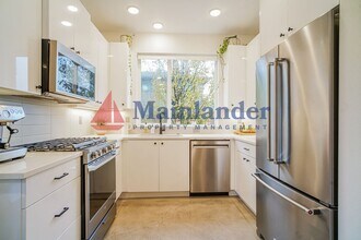 3927 SE Franklin Ct in Portland, OR - Building Photo - Building Photo