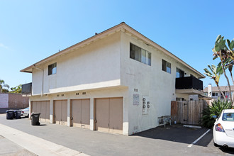 16952 Lilac Ln in Huntington Beach, CA - Building Photo - Building Photo