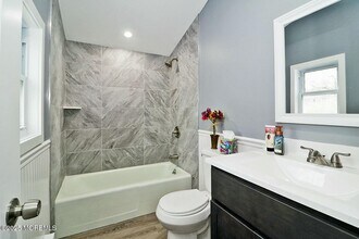 701 Chesapeake Dr in Forked River, NJ - Foto de edificio - Building Photo