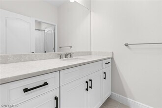 6947 Avalon Cir in Naples, FL - Building Photo - Building Photo