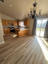 4203 Silver Maple Ct in Bakersfield, CA - Building Photo - Building Photo