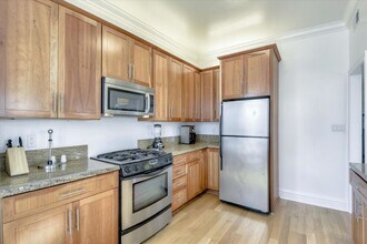 1065 Montgomery St-Unit -02 in San Francisco, CA - Foto de edificio - Building Photo